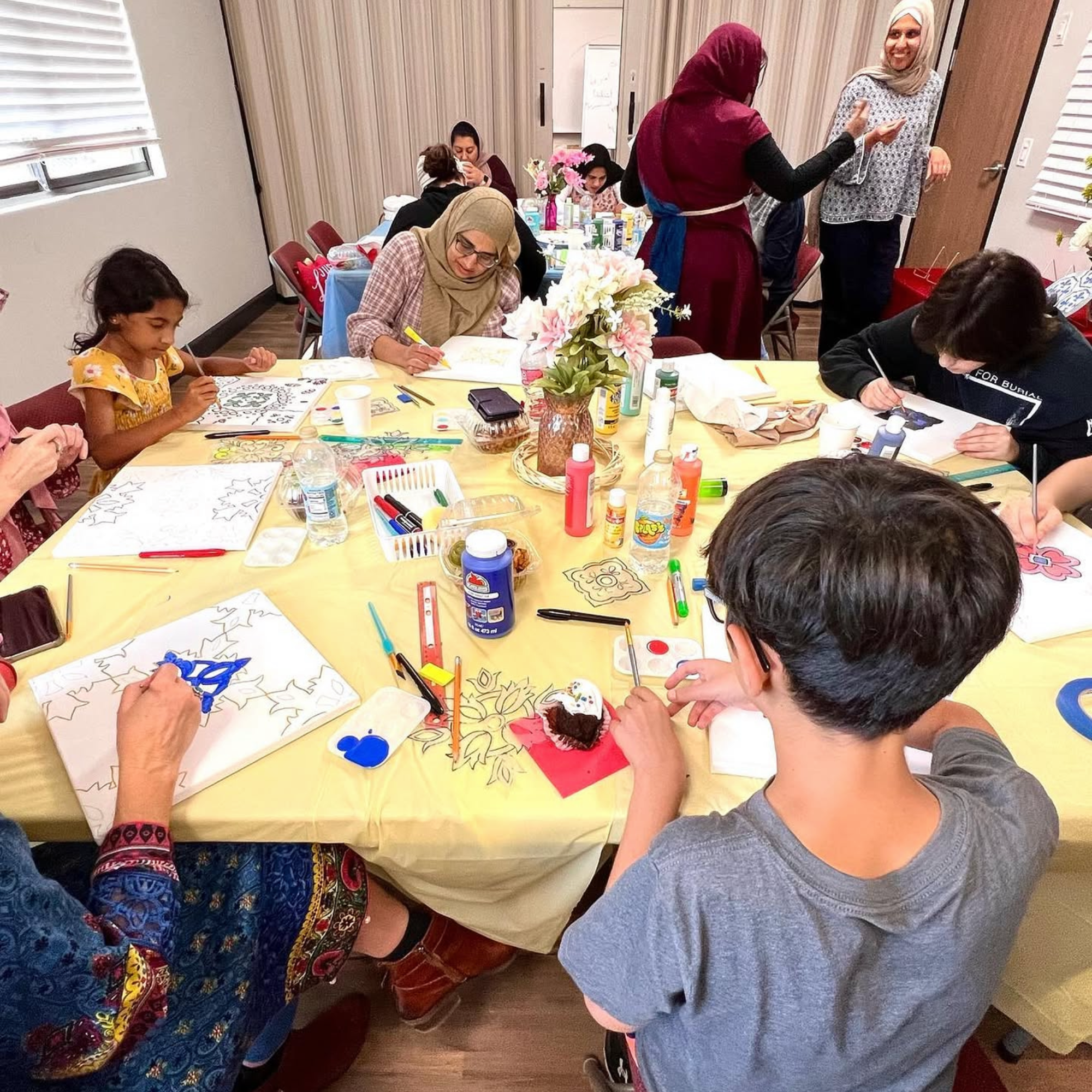 community art workshops for all level organizer